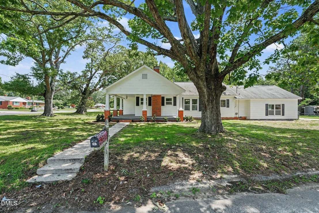Photo of 207 Old Post Road