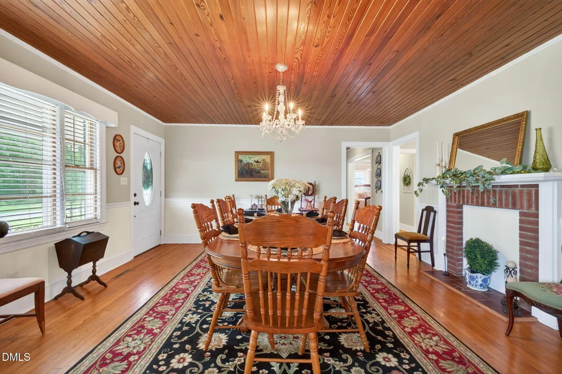 Photo of 1490 Scott Road