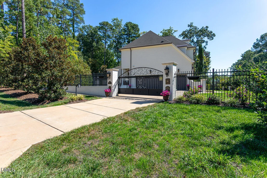 Photo of 7926 Ray Road