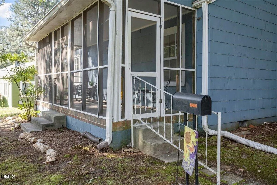 Photo of 1512 London Circle