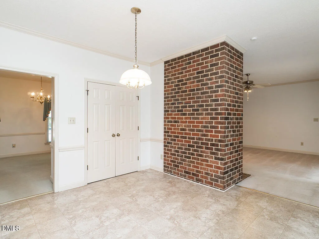 Photo of 1020 Brookview Drive