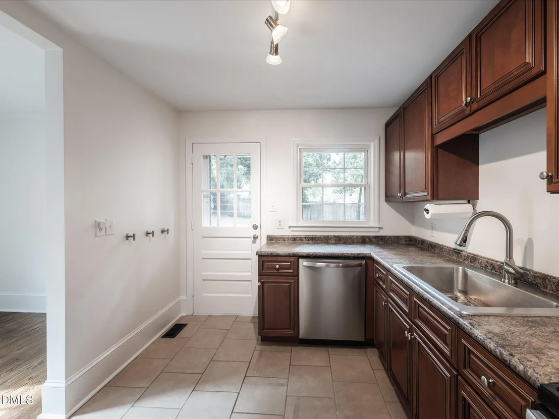 Photo of 2457 Stevens Road