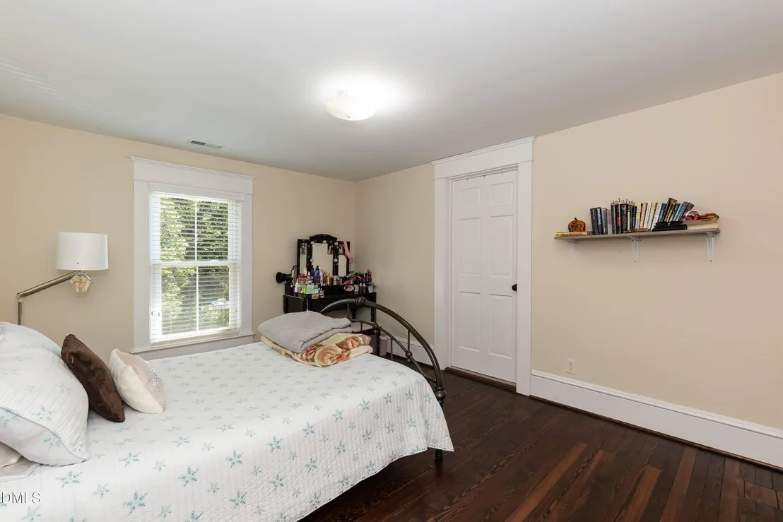 Photo of 1502 Bahama Road