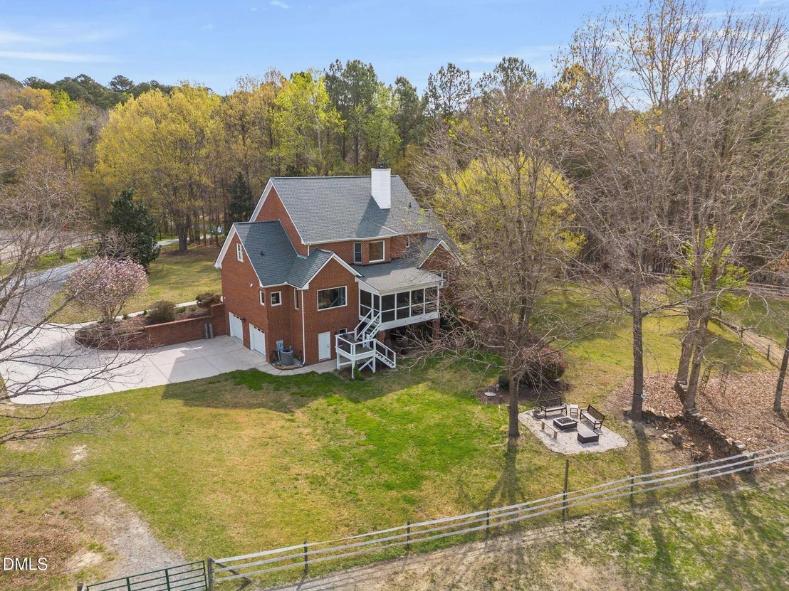 Photo of 8908 Weaver Crossing Road