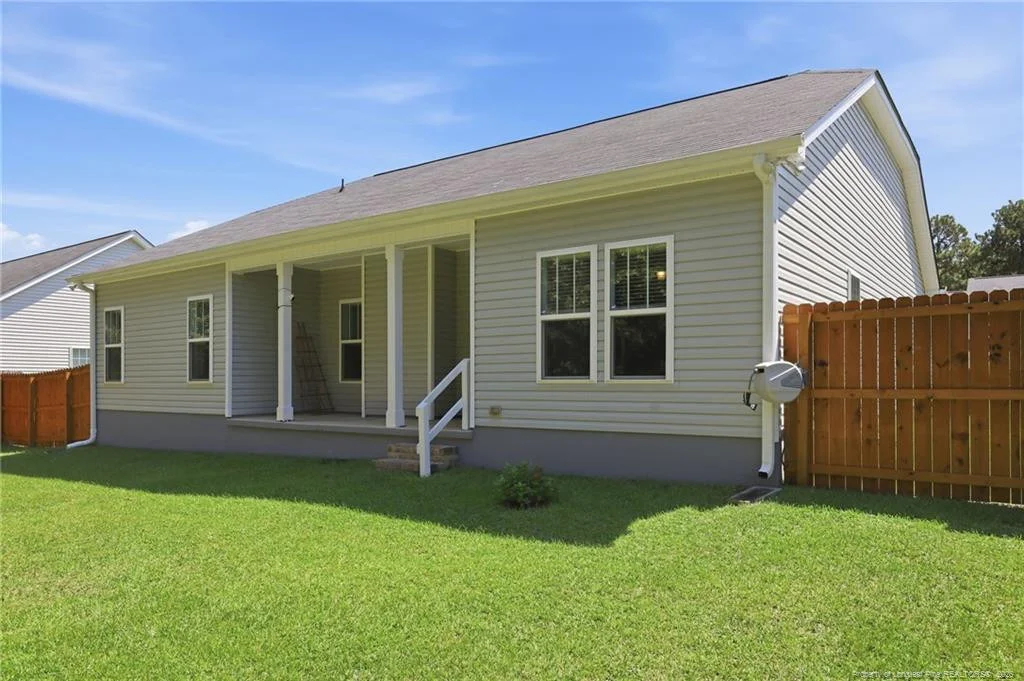 Photo of 233 English Oak Drive