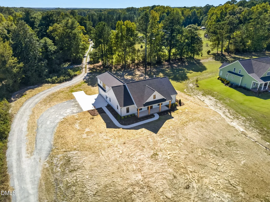 Photo of 643 Dixon Road