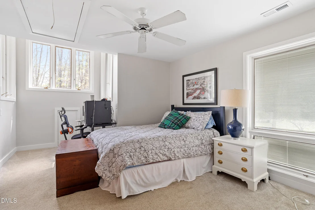 Photo of 996 Cleland Drive
