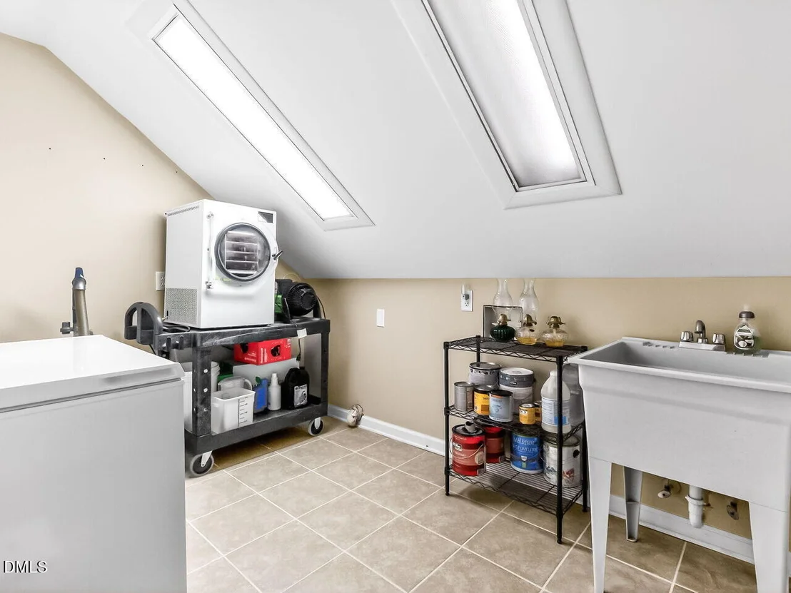 Photo of 1425 Raybon Drive