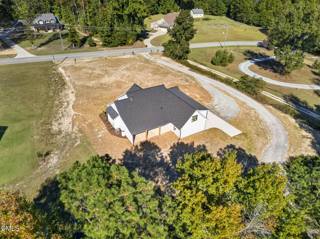 Photo of 643 Dixon Road