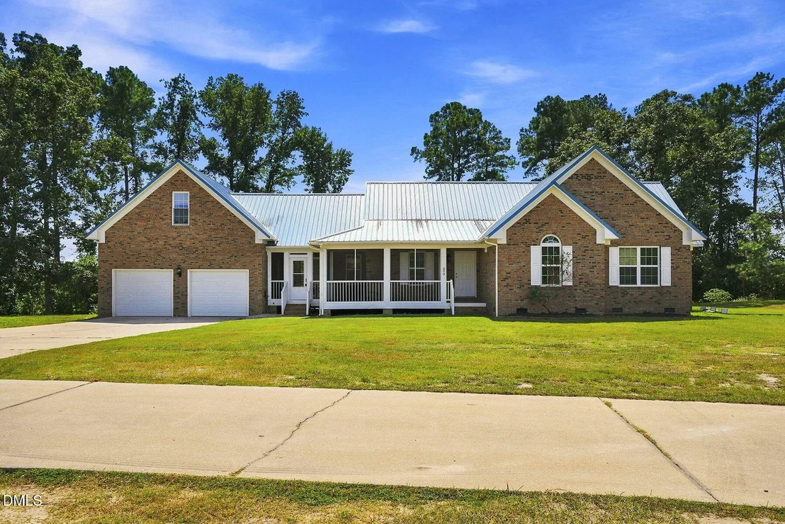 Photo of 390 Comanche Drive