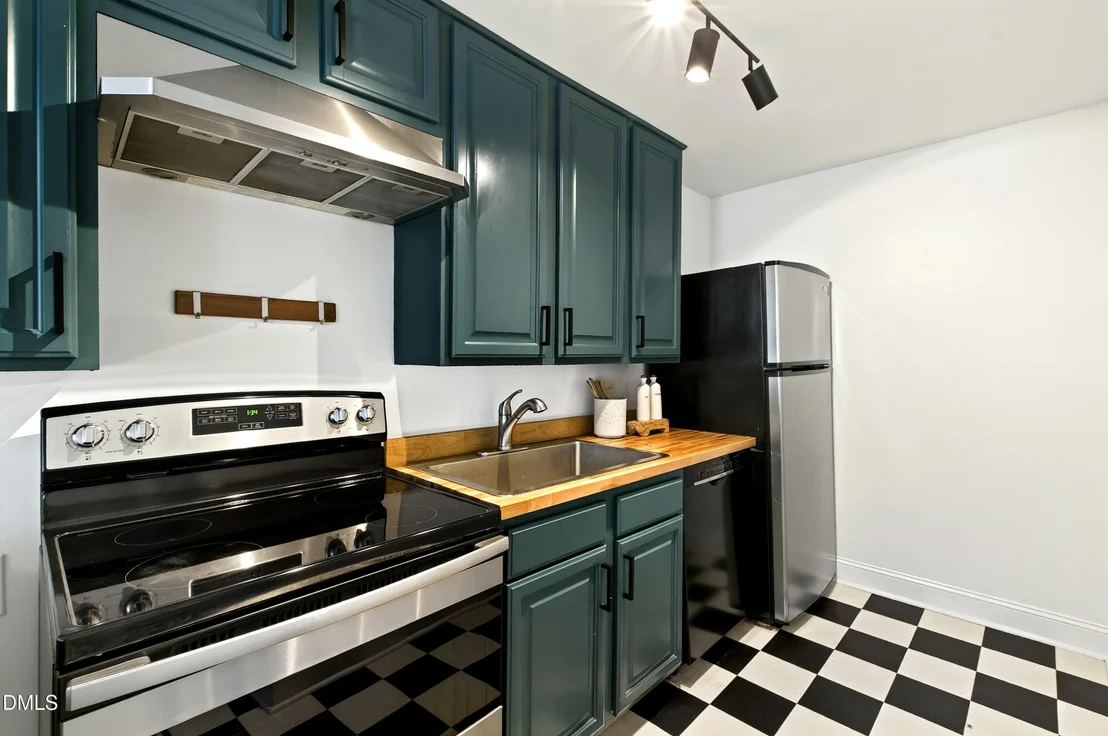 Photo of 913 Washington Street
