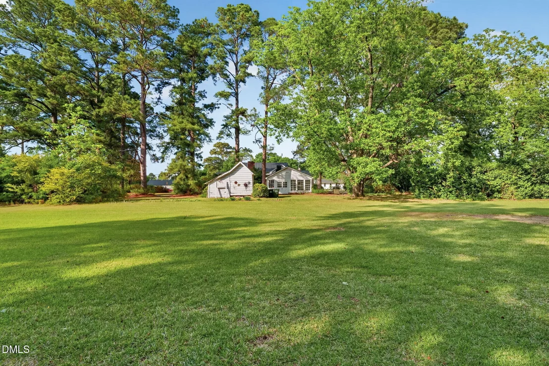 Photo of 207 W 3rd Street