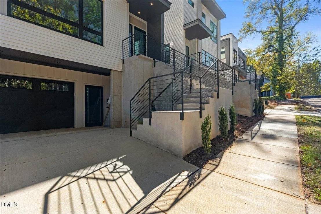 Photo of 301 Bickett Boulevard