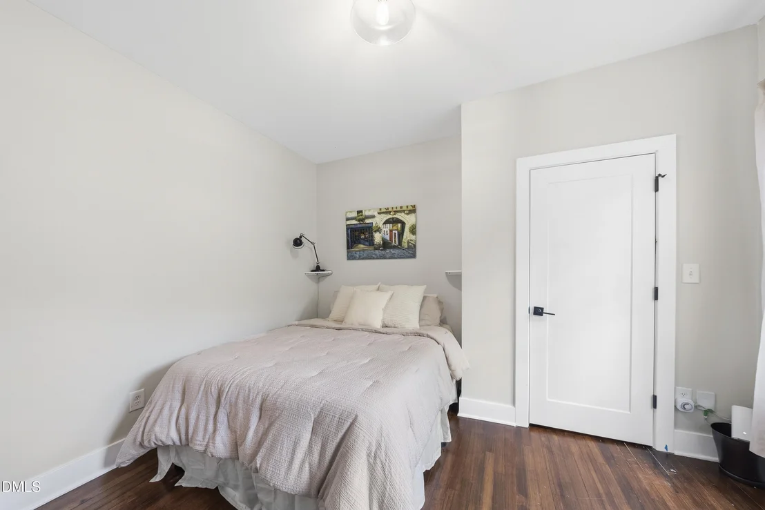 Photo of 1003 Iredell Street
