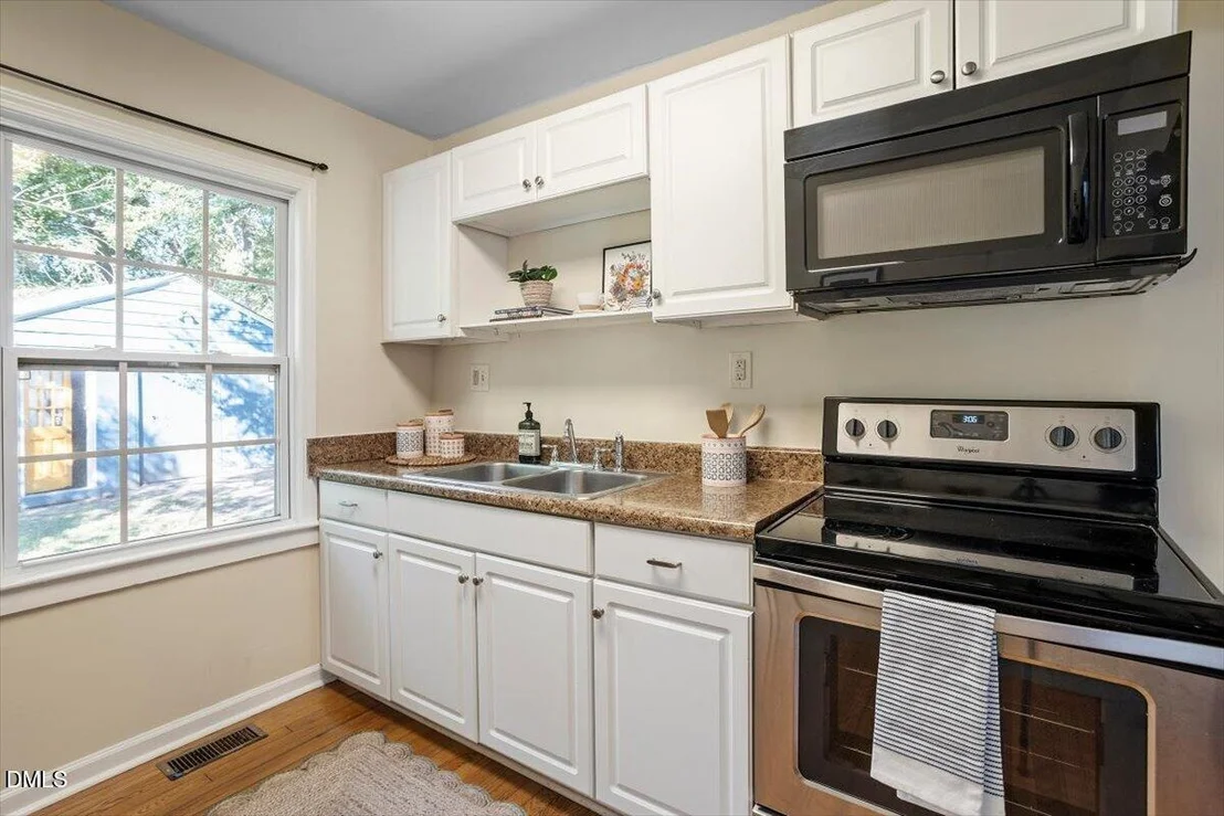 Photo of 1512 London Circle