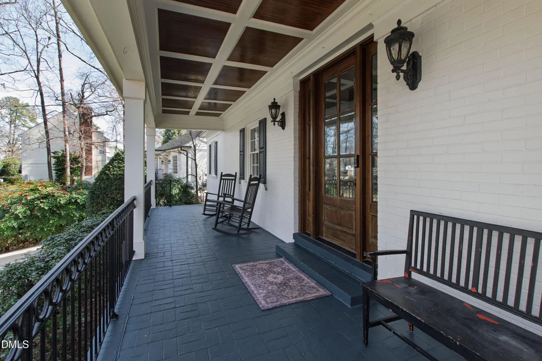 Photo of 2638 Lakeview Drive