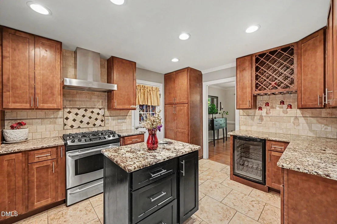 Photo of 611 Flagstone Way