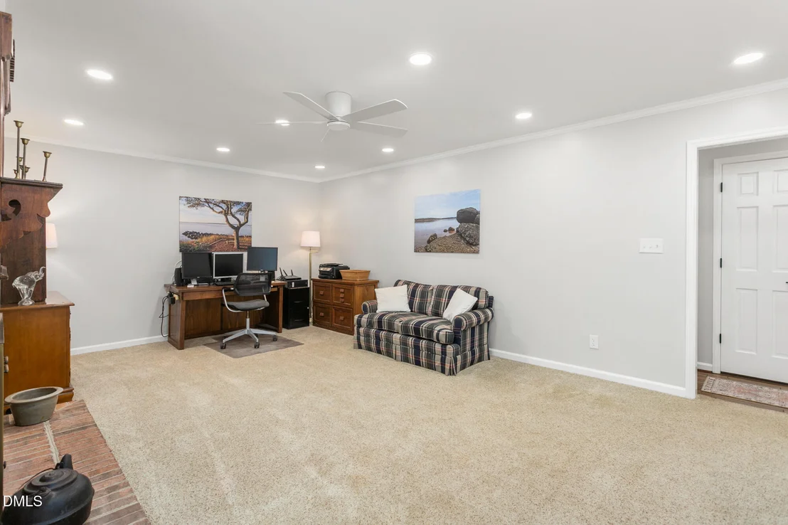 Photo of 207 Windrift Drive