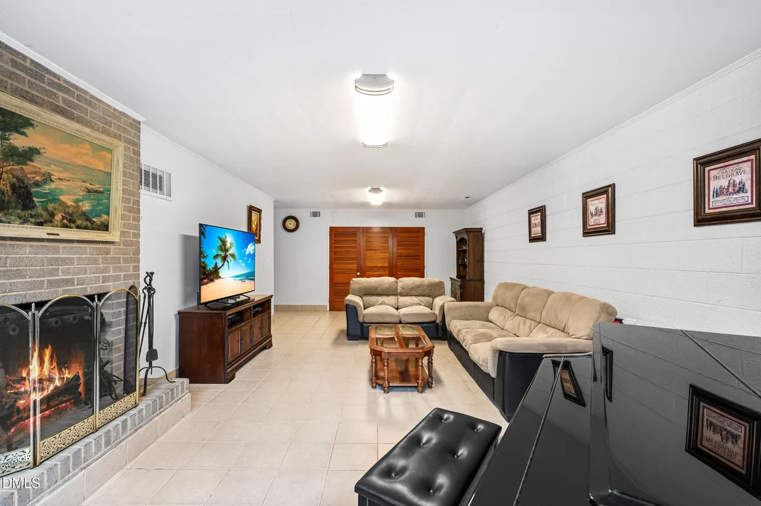 Photo of 425 Brookside Drive