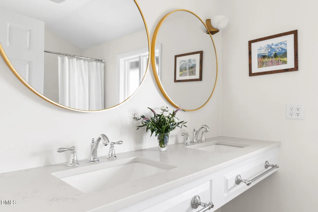 Photo of 353 Tenney Circle
