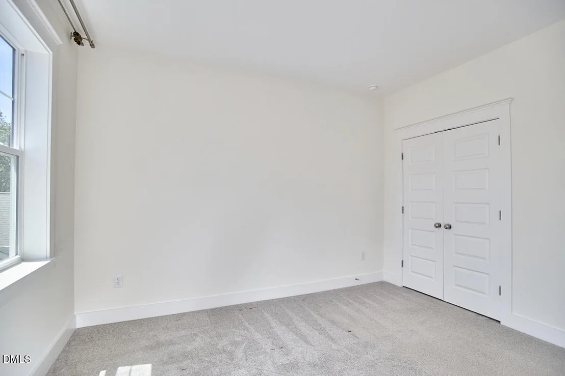 Photo of 1003 Whitehall Circle