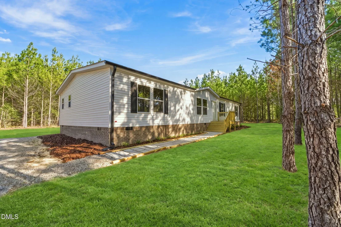 Photo of 875 Windblow Road