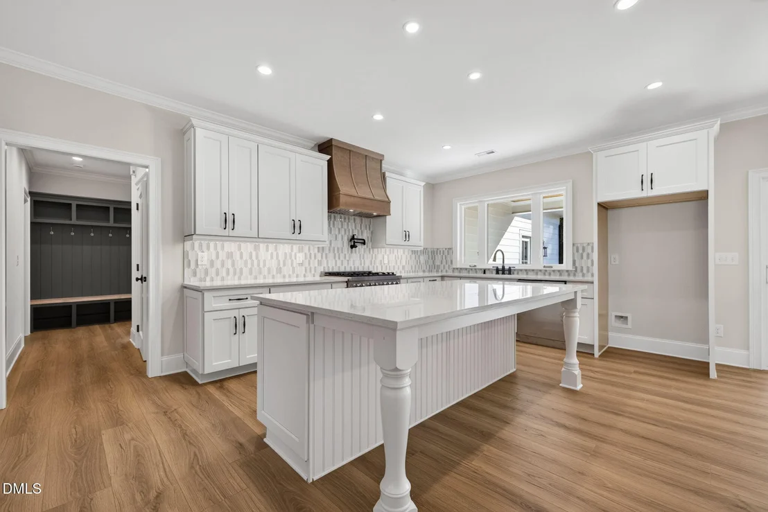 Photo of 643 Dixon Road