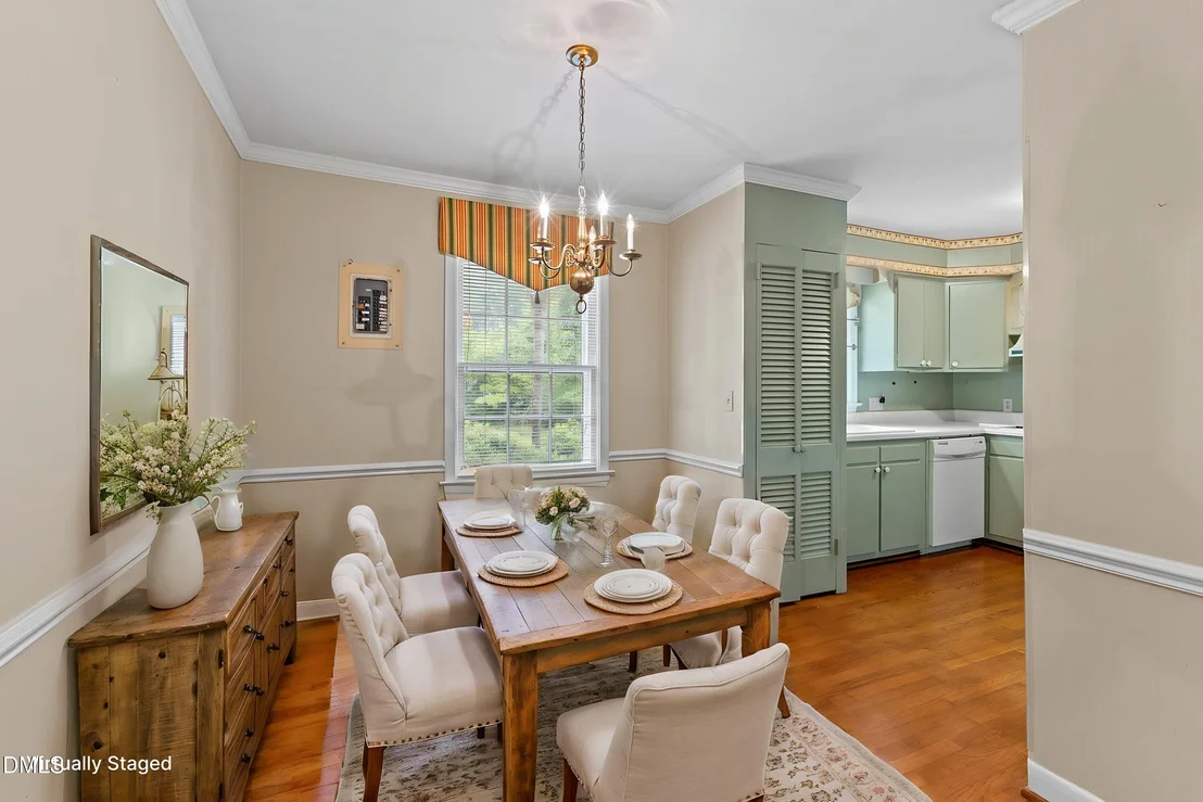 Photo of 1101 S Walnut Drive