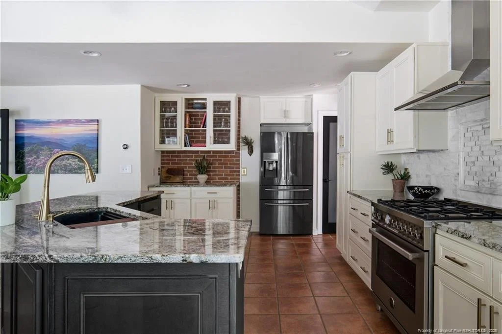 Photo of 305 Maples Road