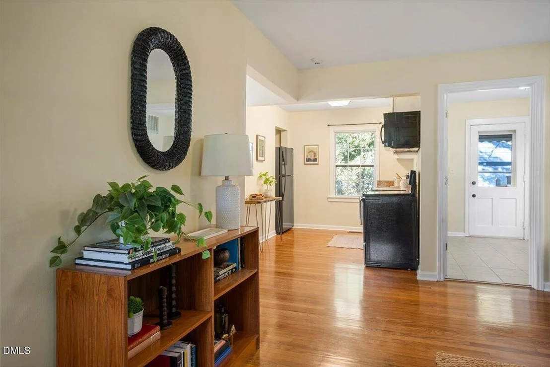 Photo of 1512 London Circle