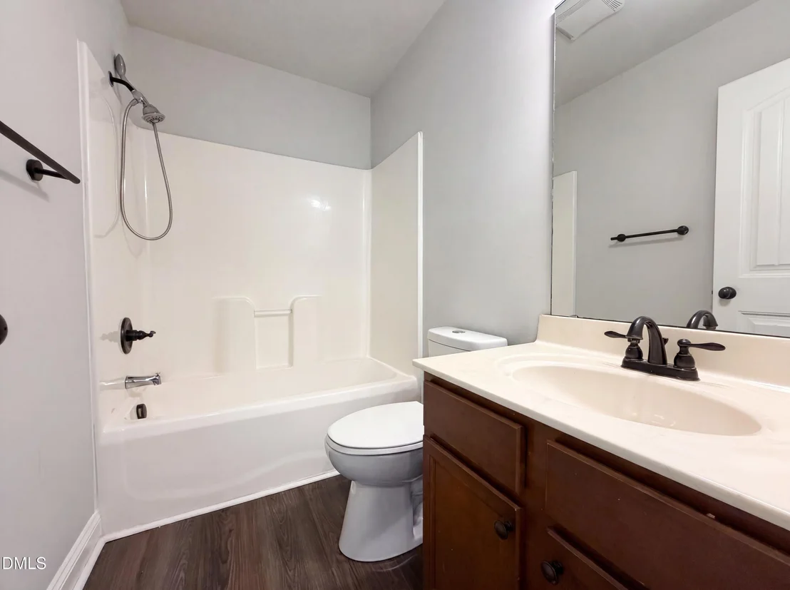 Photo of 858 Omaha Drive
