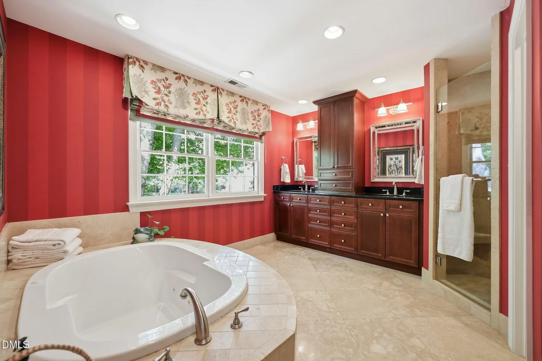 Photo of 2221 Weybridge Drive