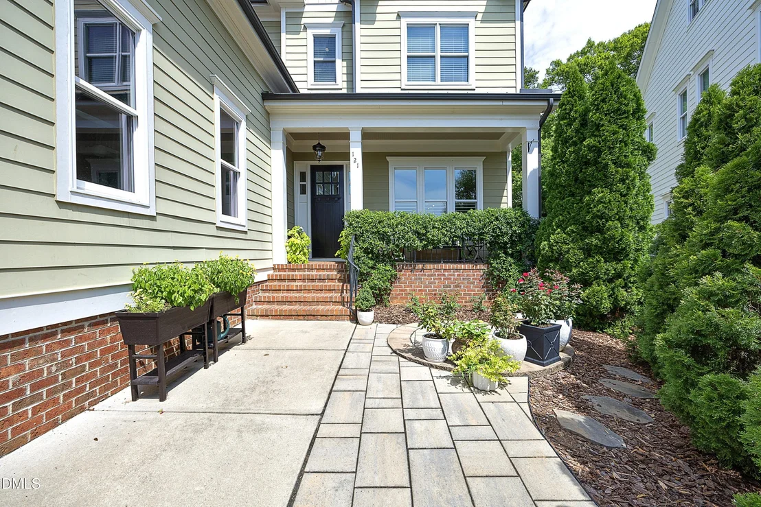 Photo of 121 Ruskin Drive