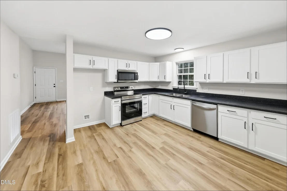 Photo of 165 Cedarhurst Lane