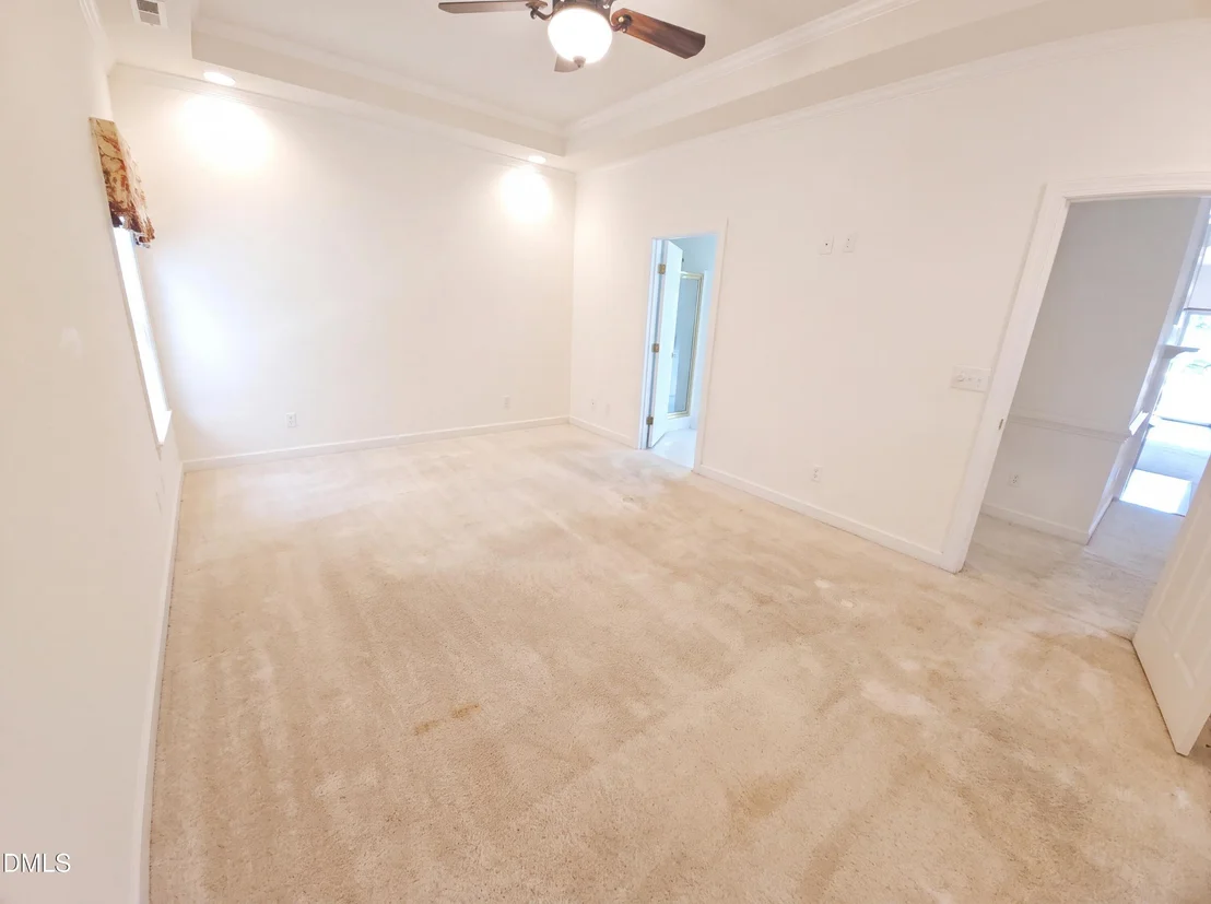 Photo of 302 Commonsgate Drive