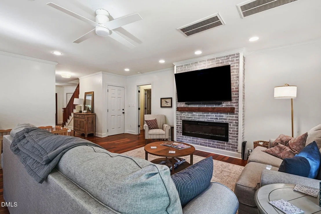 Photo of 415 River Bluff Drive N