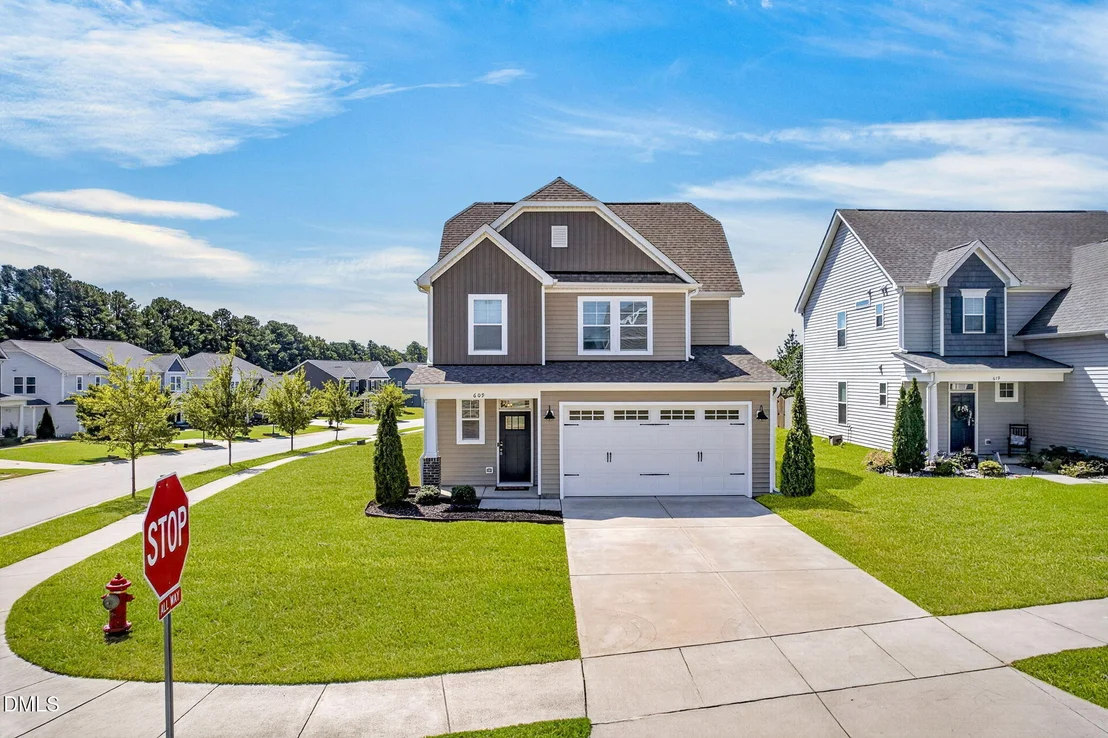 Photo of 609 Crestdale Drive