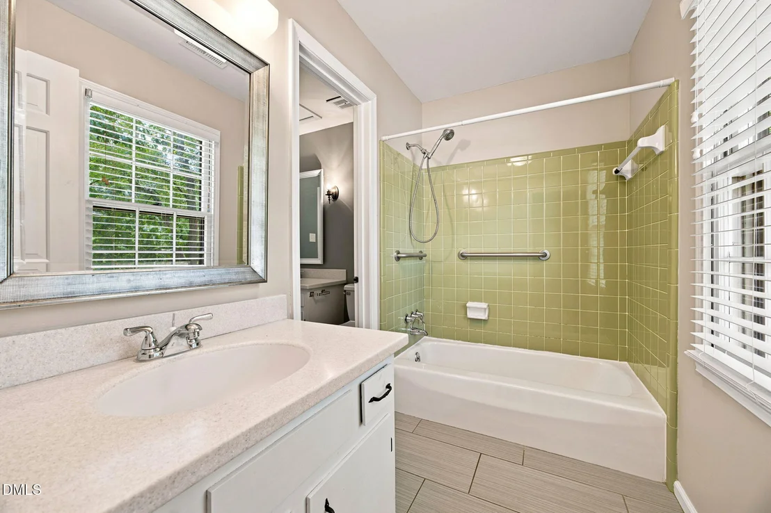 Photo of 608 SE Maynard Road