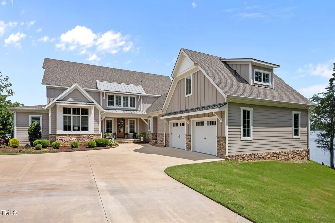 Photo of 976 Estate Road