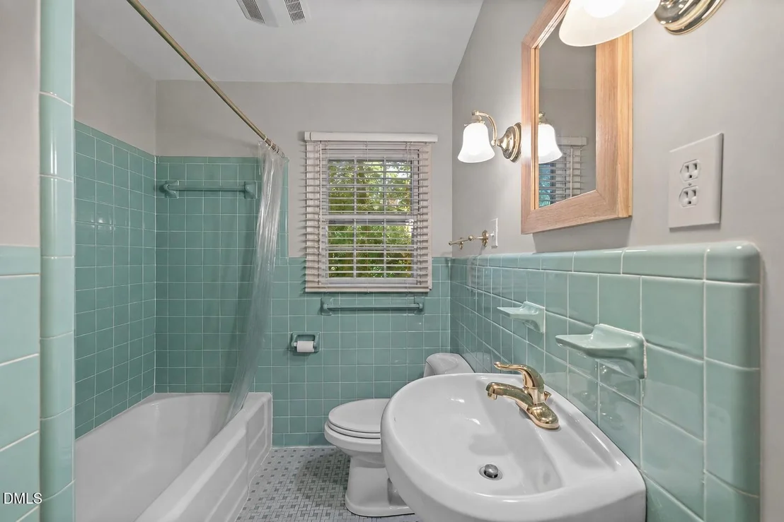 Photo of 2802 Devon Road
