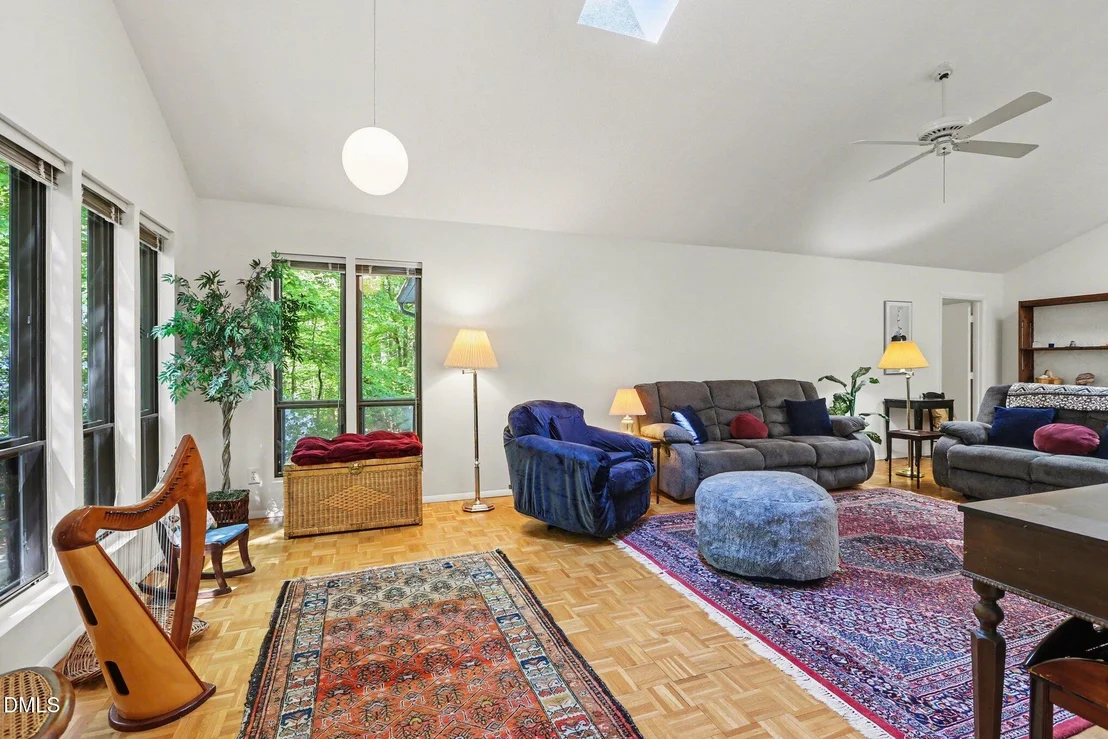 Photo of 223 Windlestraw