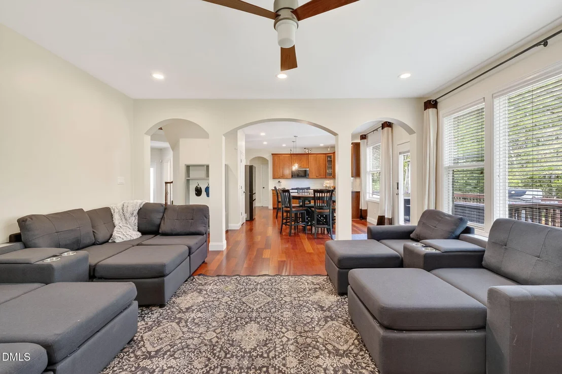 Photo of 9104 Linslade Way
