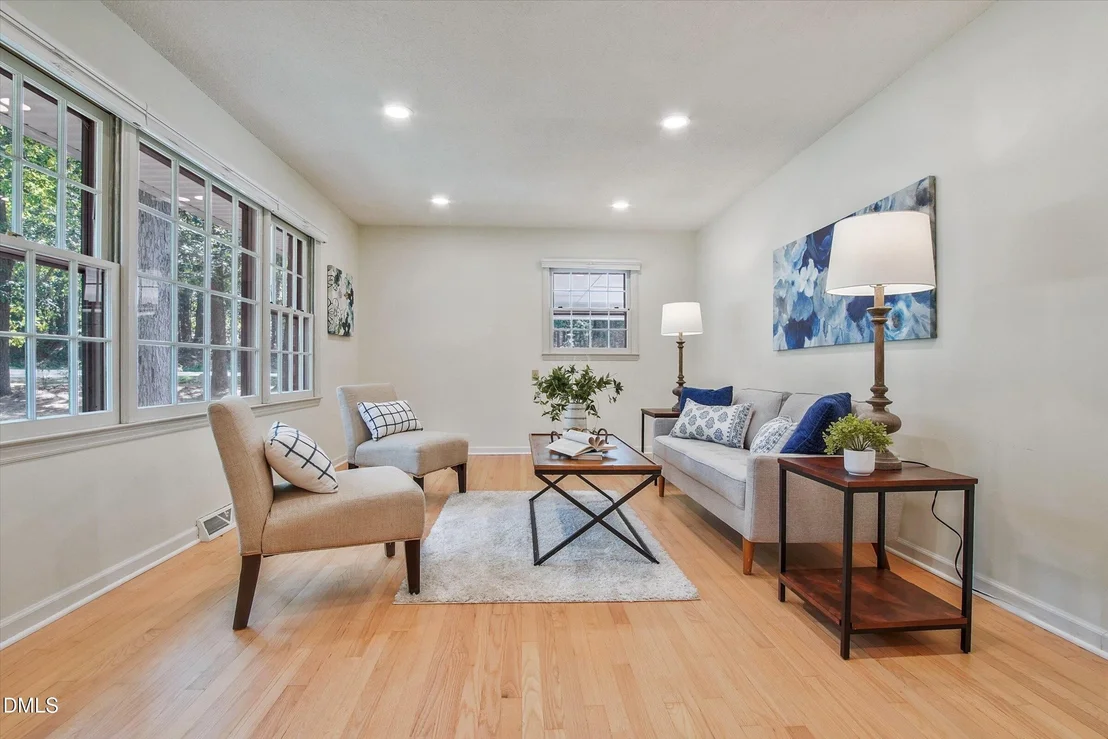 Photo of 6424 Amhurst Road