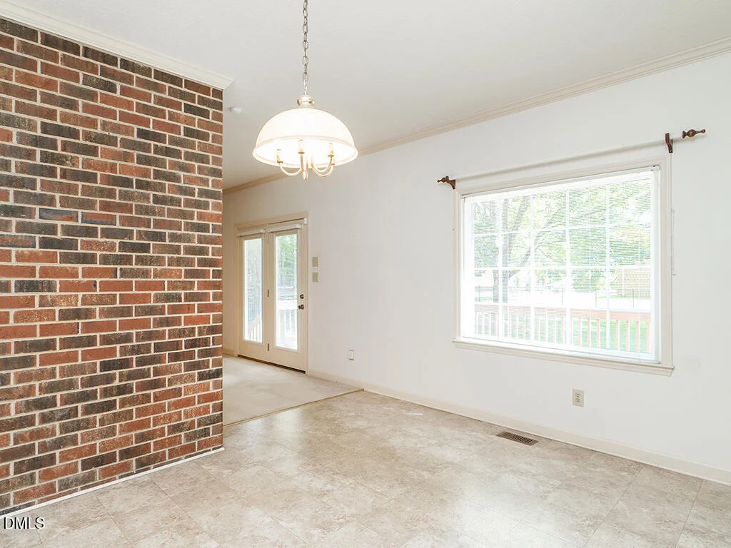 Photo of 1020 Brookview Drive