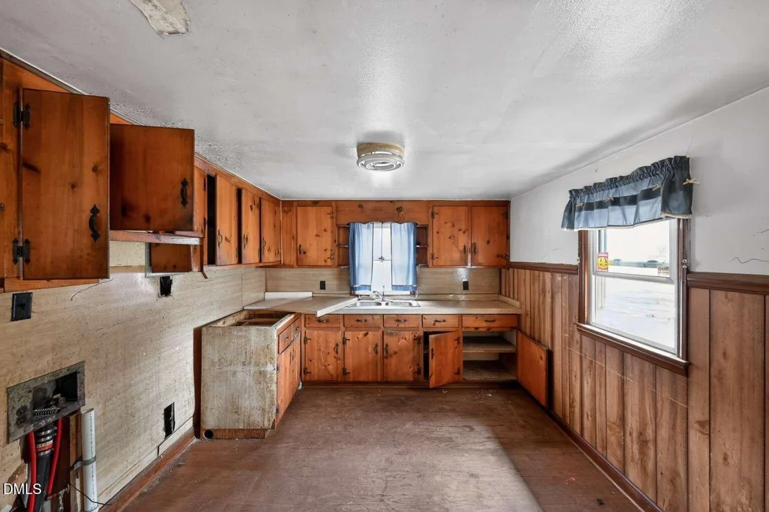 Photo of 13004 Powell Road