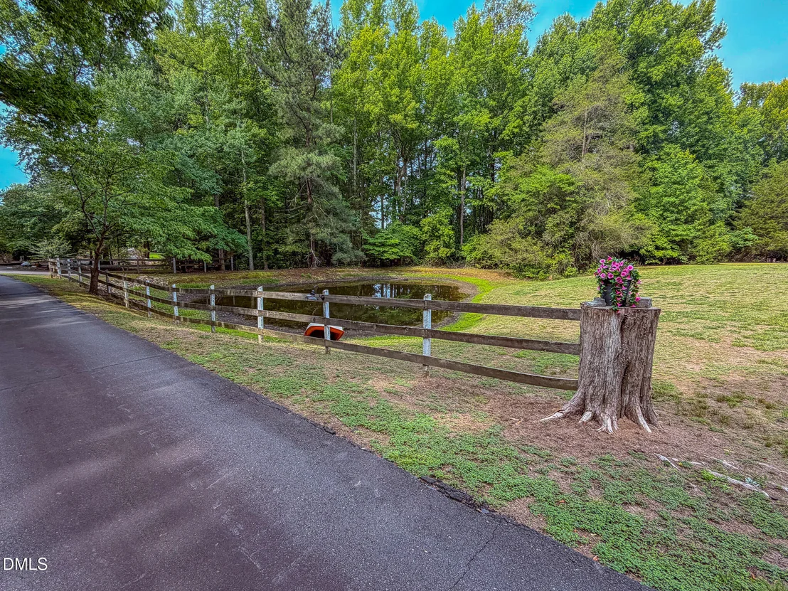 Photo of 947 Old Salem Road