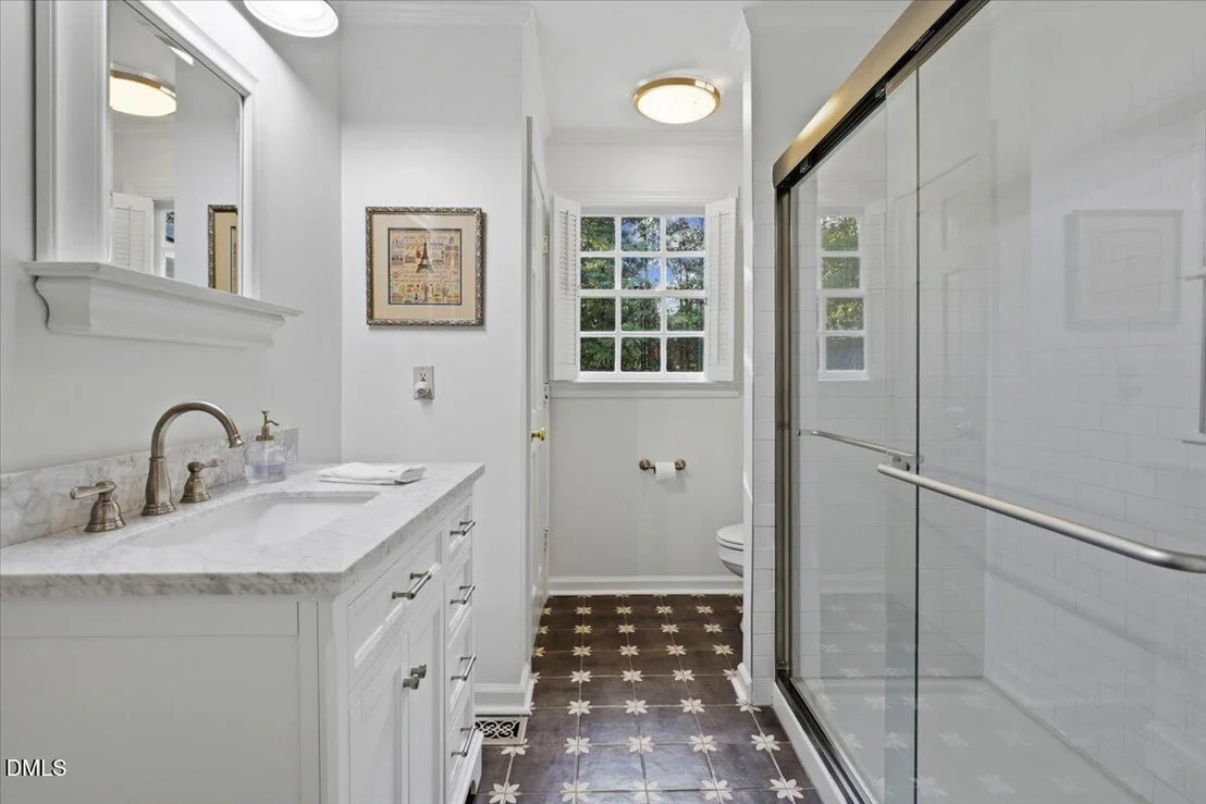 Photo of 804 Chestnut Drive