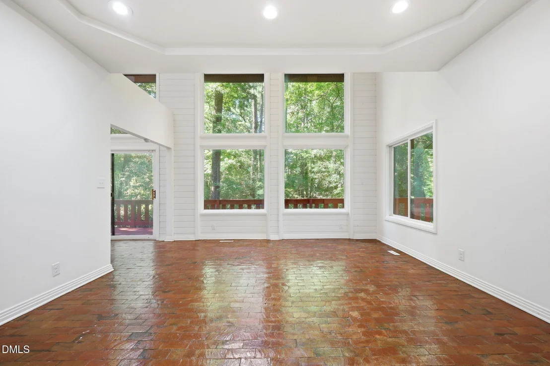 Photo of 910 Tarik Drive