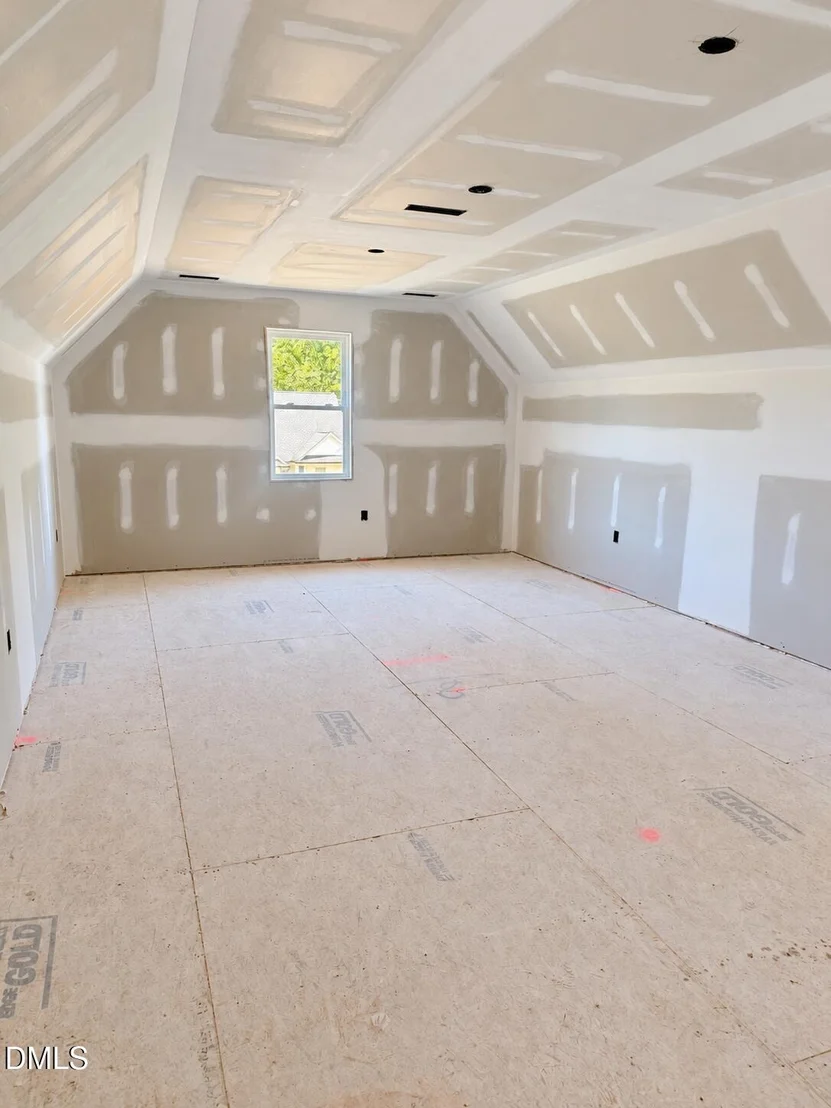 Photo of 64 Oak Bluff Court