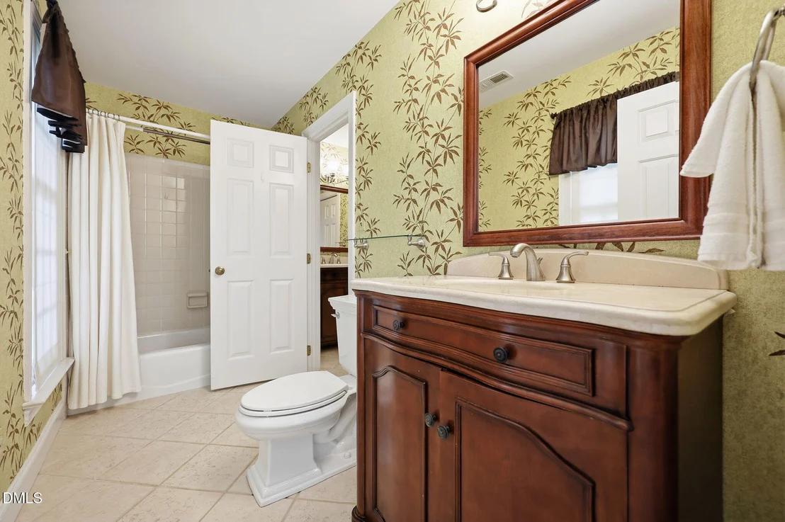 Photo of 2221 Weybridge Drive